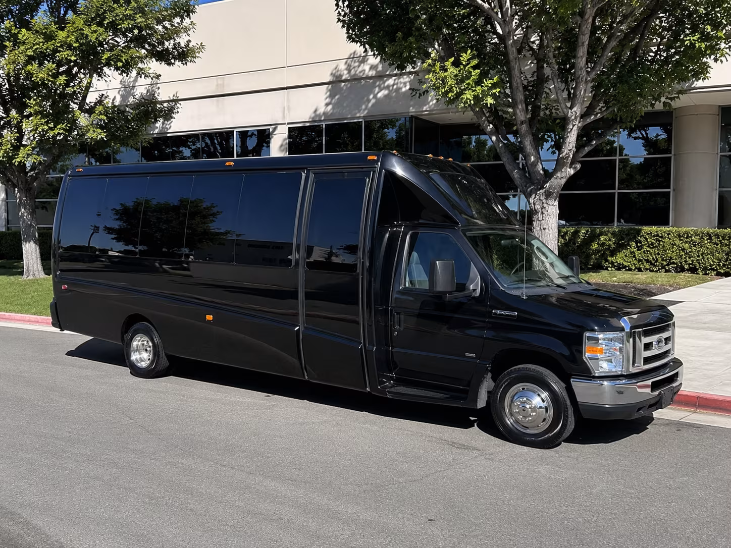 Seattle Winery Tour & Pub Crawl Transportation onboard seating
