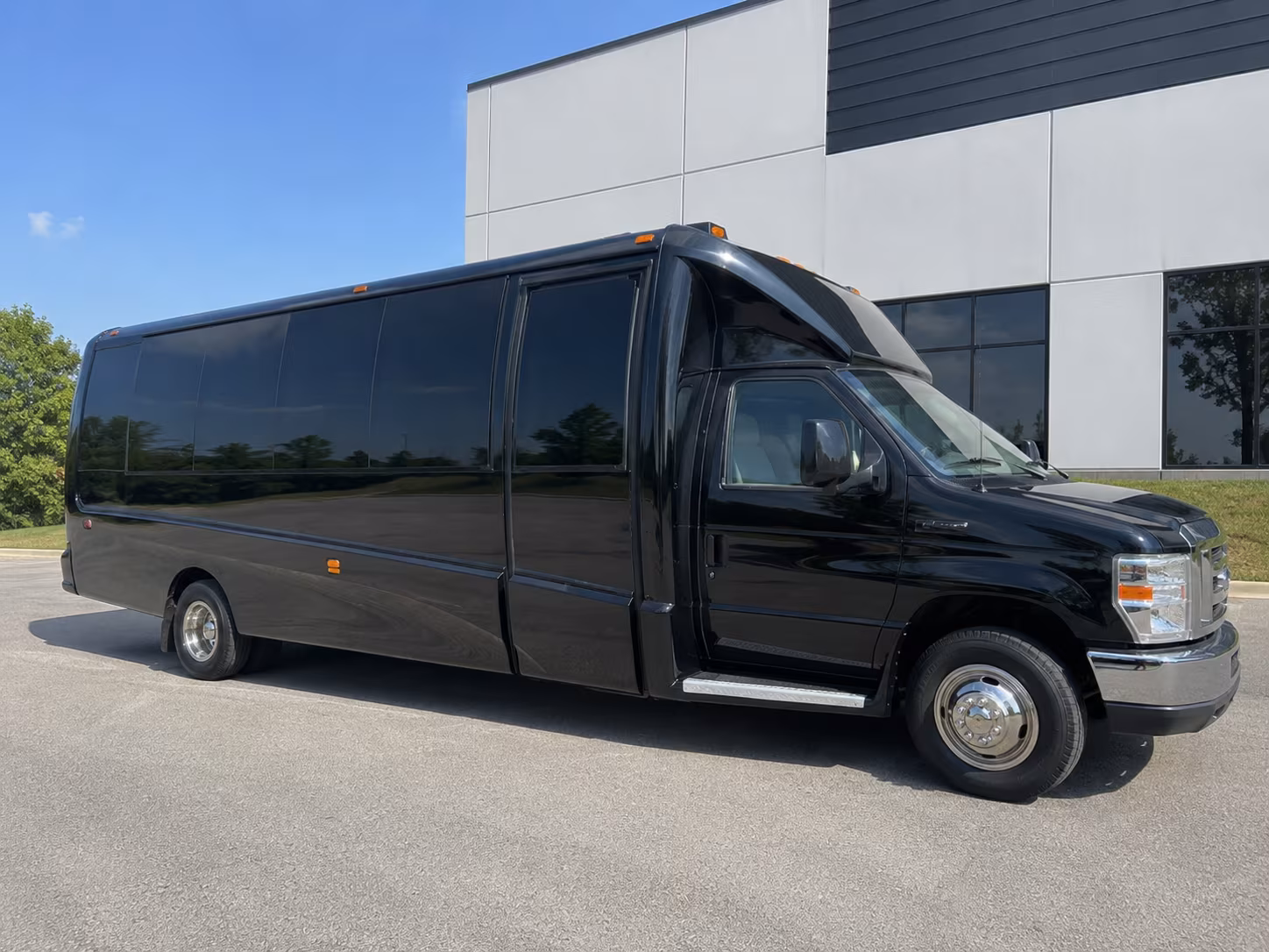 Seattle Winery Tour & Pub Crawl Transportation