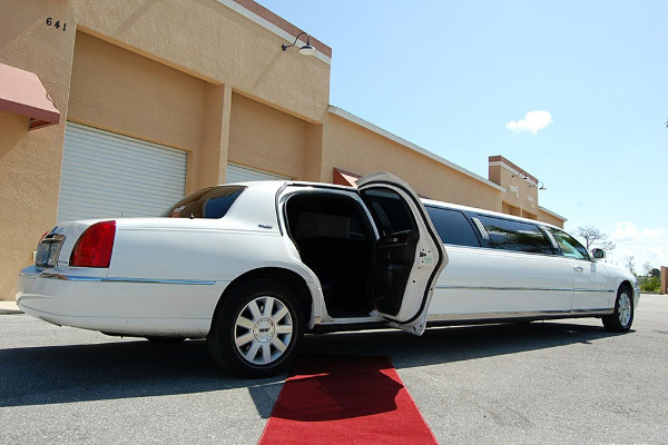 lincoln stretch limo Seattle